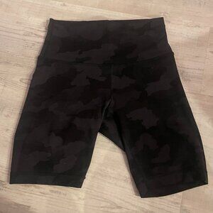 Camo Lululemon Align High-Rise Short 8"